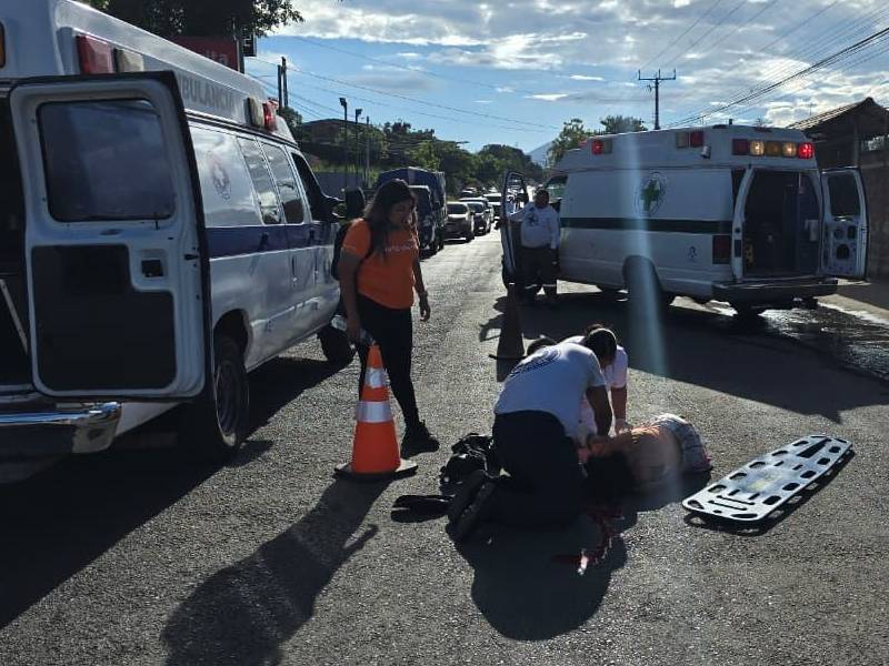 Anciaha herida en Santa Ana tras ser atropellada | cortesía