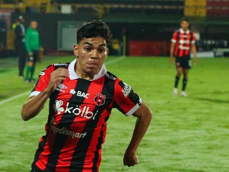 leonardo menjivar costa rica el salvador futbol