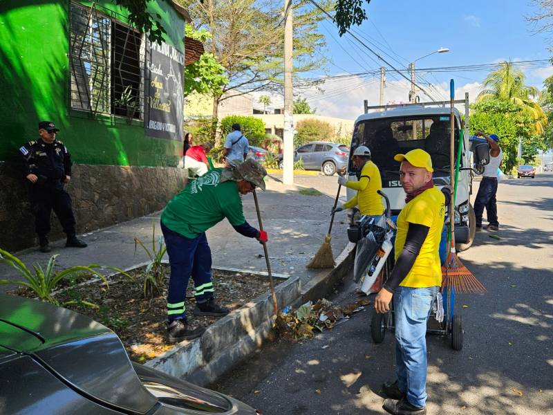 Jornada de limpieza en conjunto con reos en fase de confianza en la 6a avenida sur de la colonia Sensunapán | cortesía