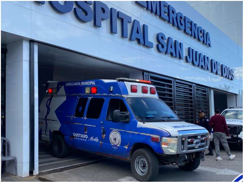 Socorristas de Cruz Azul atendieron la emergencia. Foto / Cortesía