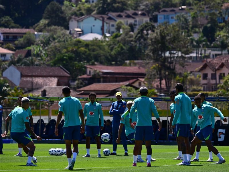 La Selección de Brasil, en un entreno en 2025, para las eliminatorias. Foto: EDH AFP