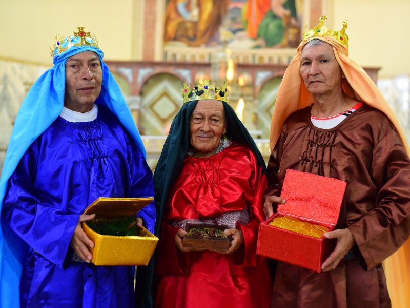 Misa de adultos mayores desarrollada por Fusate en la Parroquia María Auxiliadora, mejor conocida como Don Rúa, donde una pastorela con reyes magos es interpretada por personas de la tercera edad, adultos mayores, ancianos.