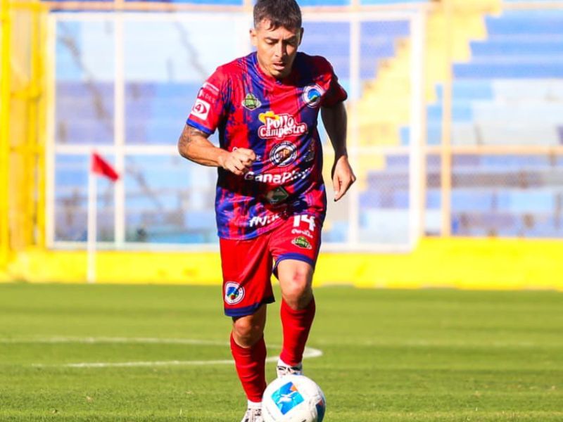 El volante Herbert Sosa, en el juego entre Cacahuatique vs. Zacatecoluca. Foto: Cortesía CD Cacahuatique