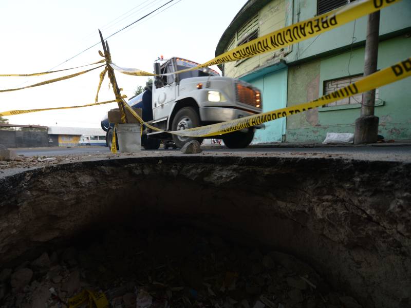 Tragante dañado en San Salvador carcava