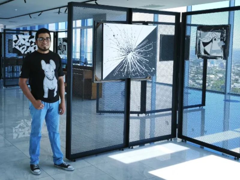 El artista visual salvadoreño Alex Anzora inaugura la muestra "Blanco y negro"