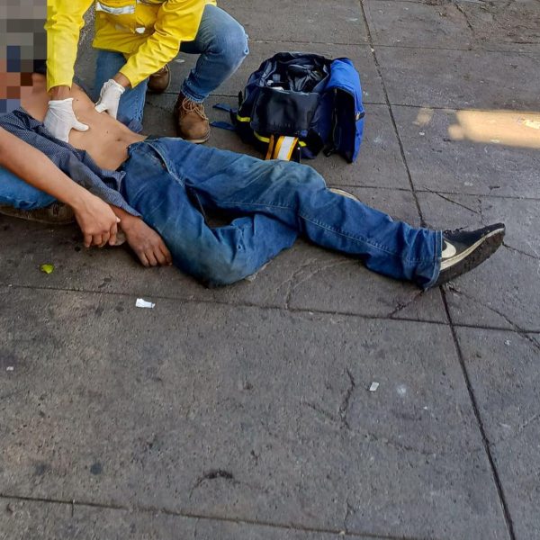 El hombre fue trasladado a un centro asistencial. Foto EDH/Cortesía