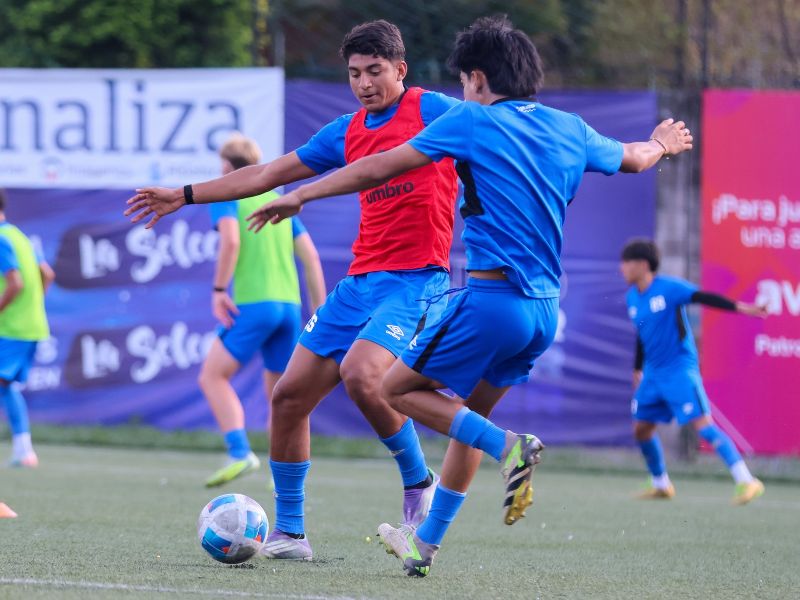 La Sub 20, en entreno bajo las órdenes del DT Erick Dowson Prado. Foto: Cortesía Fesfut/LaSelecta