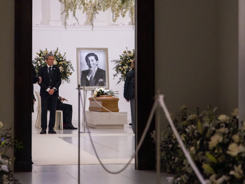 Capilla ardiente de Valentino