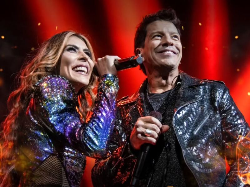 Cantantes María León y Yahír