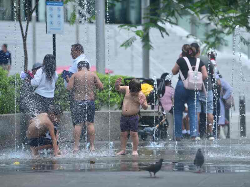 Medio Ambiente recomendó a la población la hidratación; pero también hacer un uso eficiente del agua. Foto EDH/Archivo