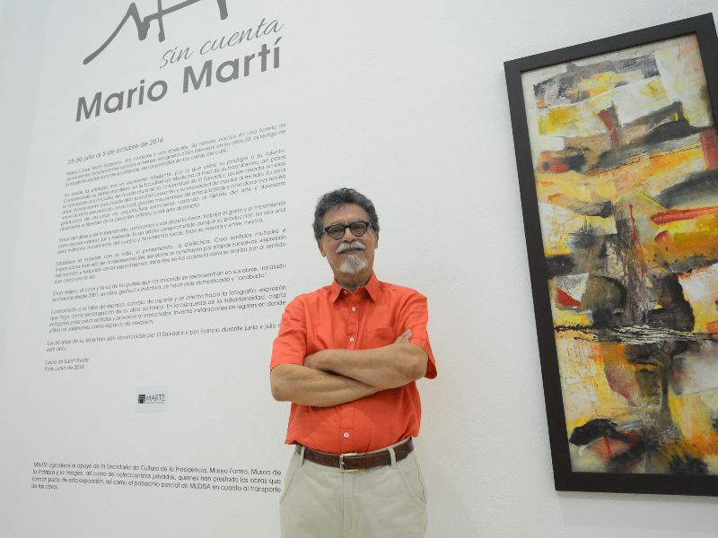 Mario Martí en 2014, en su exposición "Sin cuenta" en el Museo de Arte de El Salvador. Foto EDH / archivo