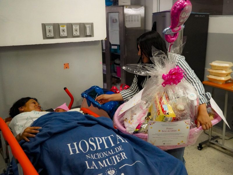 primeros bebés 2026 San Salvador