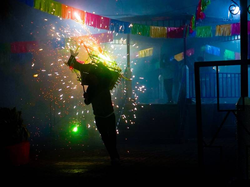 Quema de toritos en El Salvador (archivo) | cortesía