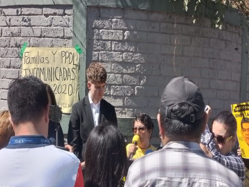 El diputado del Parlamento Federal Alemán Max Lucks llegó a uno de los centros penitenciarios de Santa Ana. Foto EDH/Cortesía