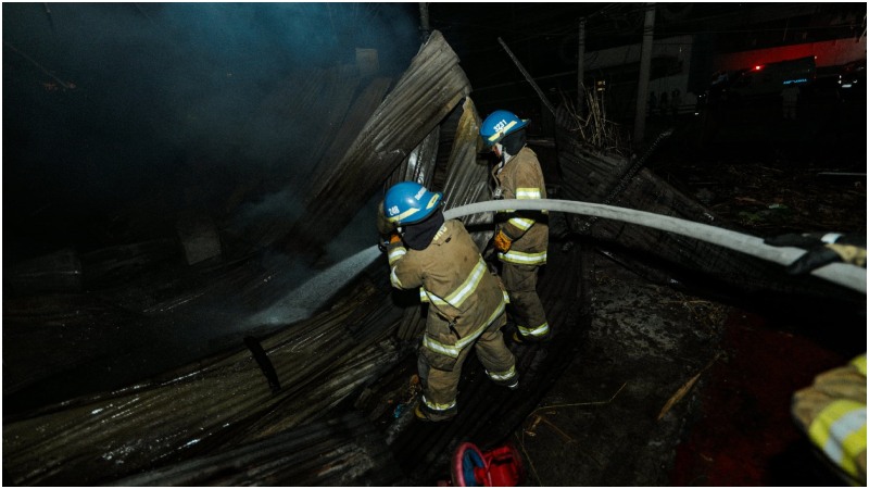 Bomberos- incendio bulevar del Ejercito
