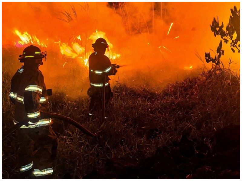 Las autoridades piden a la población evitar quemas, ya que los vientos y la vegetación seca aumentan el riesgo de incendios en el país.