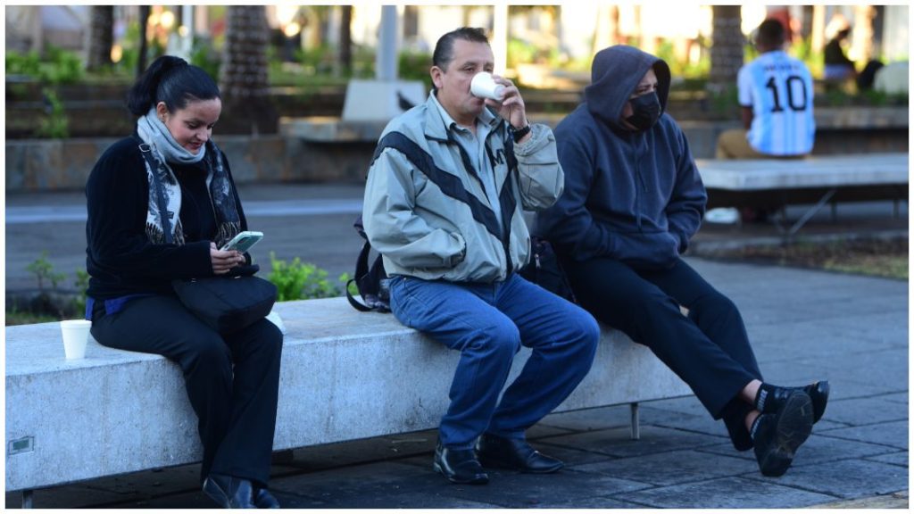 El avance de un frente frío sobre Centroamérica provocó un marcado descenso de temperaturas en Finca Los Andes, en Santa Ana, en donde se registró un nuevo récord histórico de 3.5 grados Celsius.