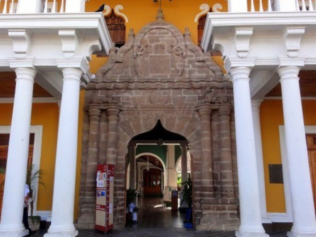Casa de los Tres Mundos en Granada, Nicaragua