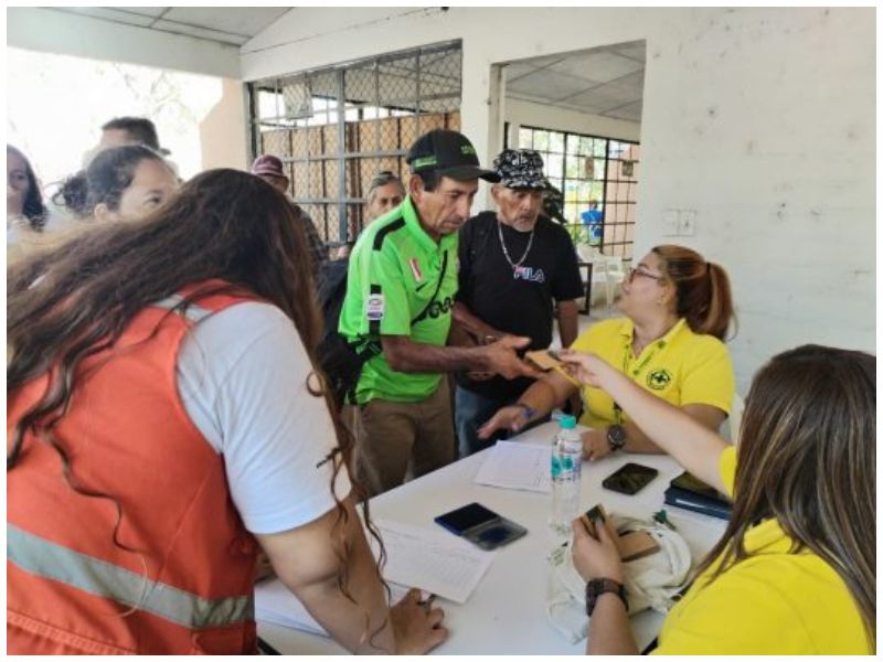 Más de 350 familias vulnerables del distrito de Texistepeque, en la zona occidental del país, recibieron ayuda humanitaria gracias a un esfuerzo conjunto entre Comandos de Salvamento y World Vision.