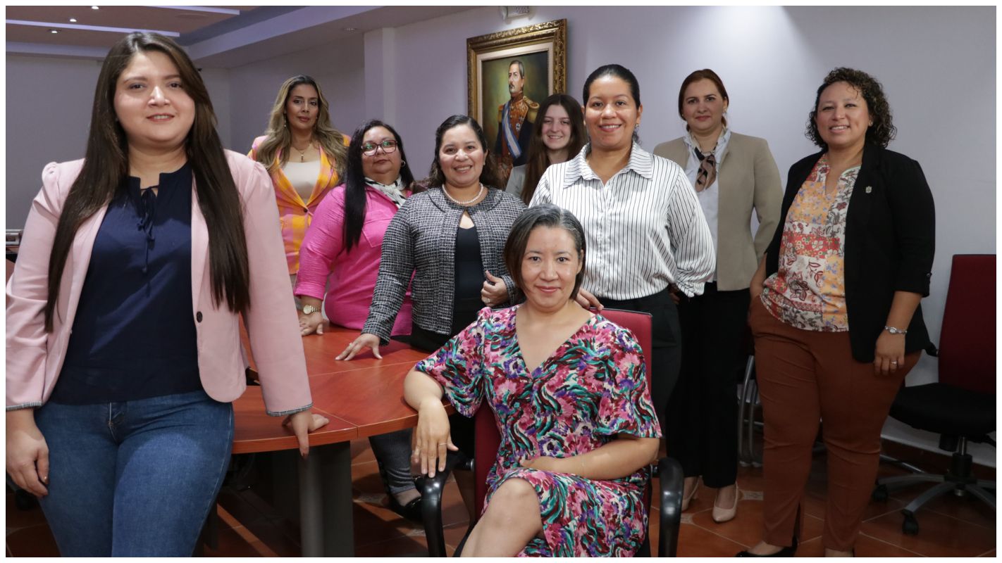 DIA DE LA NINA EQUIPO DE INVESTIGACIONUGB