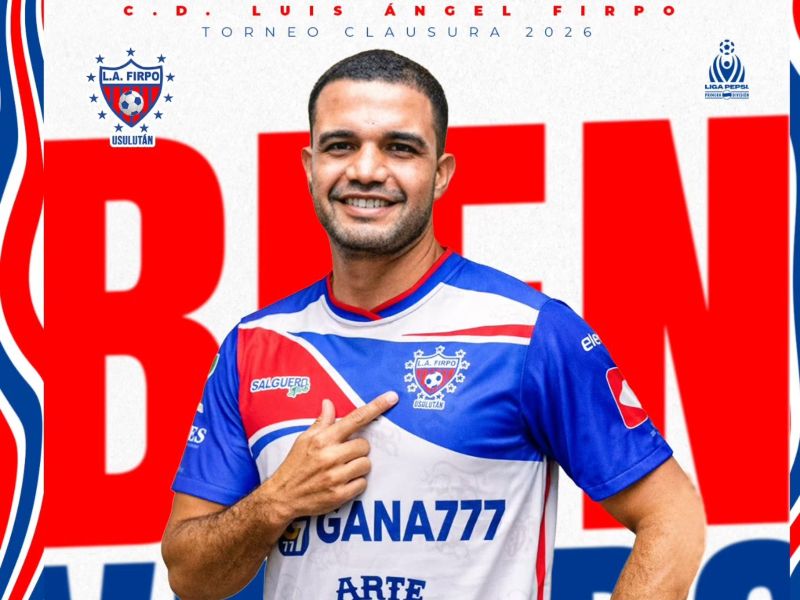 El paraguayo Marcelo Ferreira y su bienvenida, por parte del equipo. Foto: Cortesía L.Á. Firpo