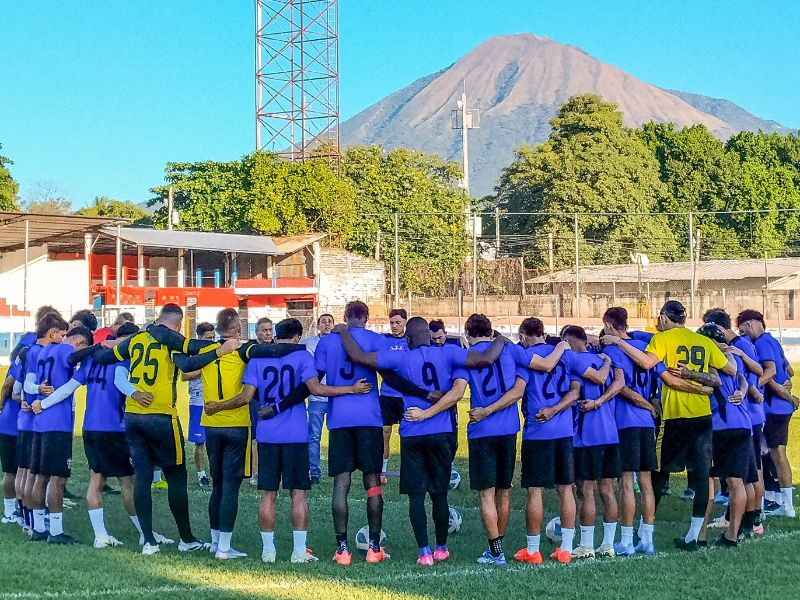 Los toros mantienen la fe de seguir con un buen torneo de locales y pegados al goleo. Foto: Cortesía L.Á. Firpo