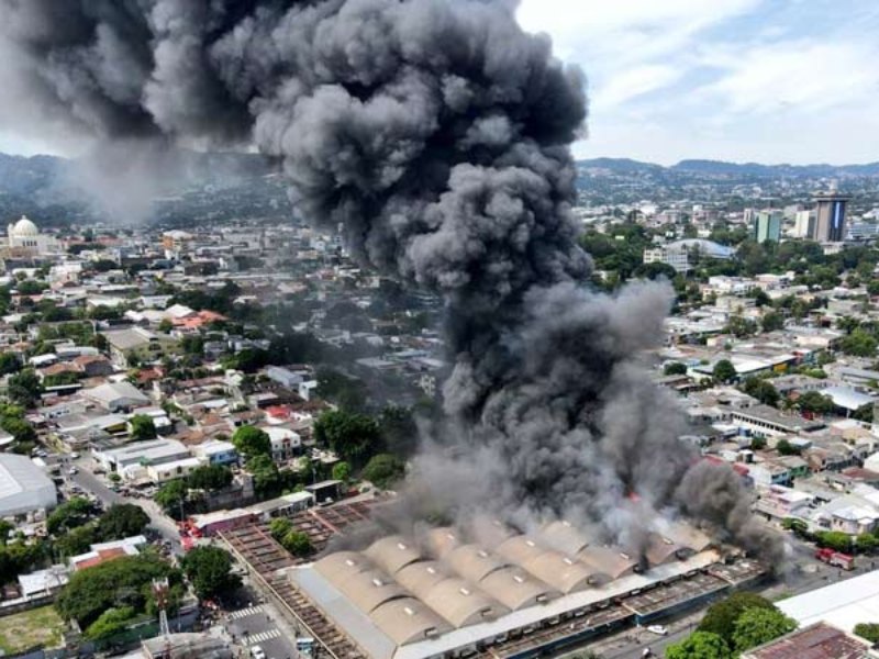 Incendio-mercado-san-miguelito-vendedores-30