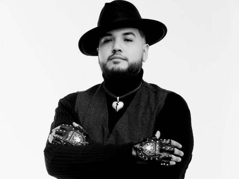 José Carmen promociona en El Salvador “Payaso”. Foto cortesía