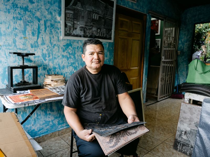 Grabadista salvadoreño Roberto Melara