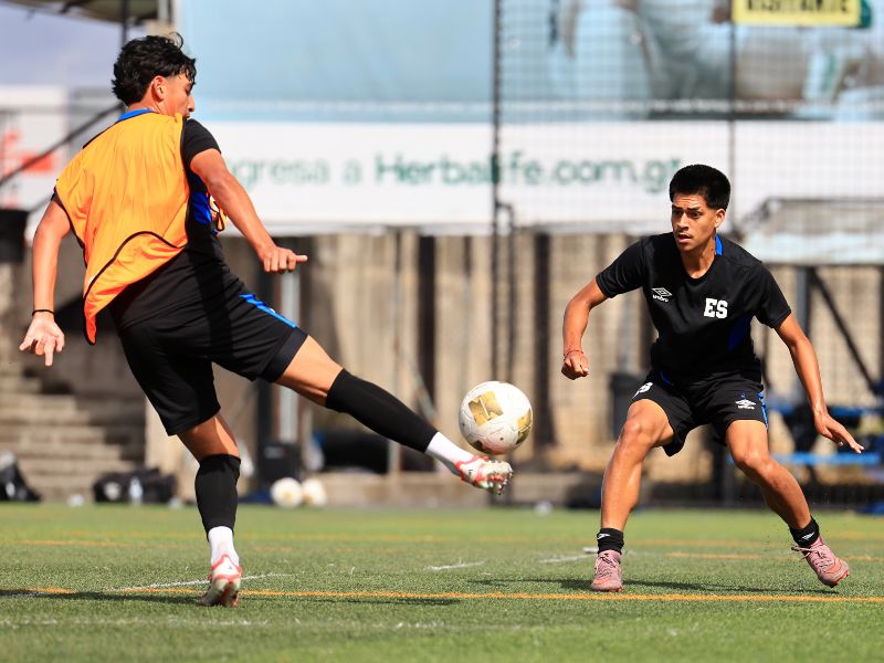 Selecta Sub-17 Entrenos Guatemala