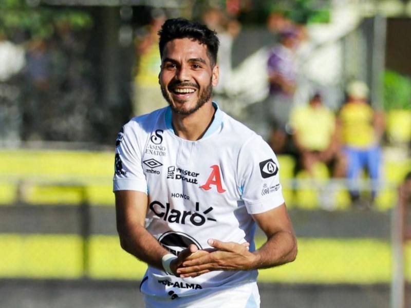El volante Jonathan Jiménez festeja su tanto a Platense, con dedicatoria a su bebé. Foto: Cortesía Alianza FC