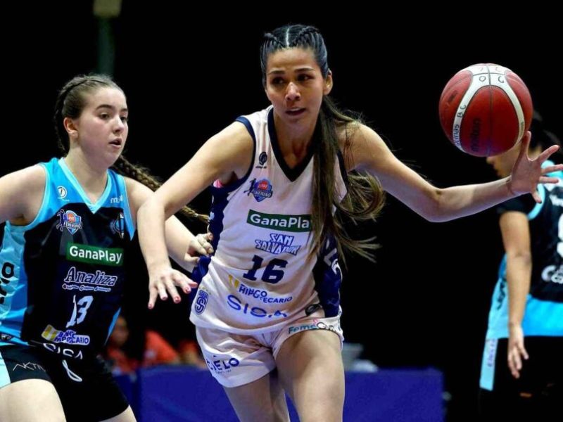 Acciones del partido anterior entre San Salvador ante Capitalinas. Foto: Cortesía Indes