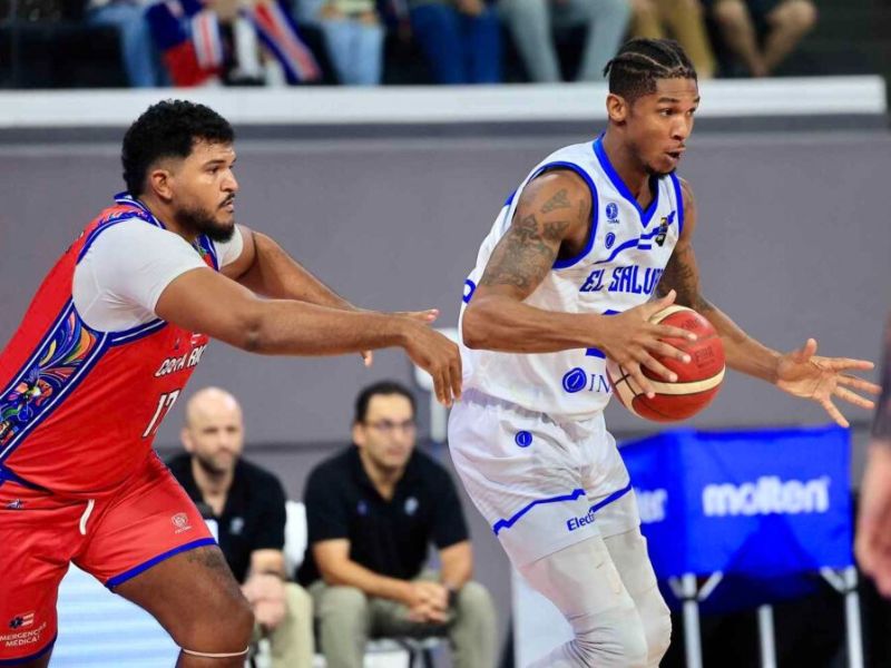 Parte del juego de baloncesto entre las selecciones de El Salvador vs. Costa Rica. Foto: Cortesía Indes