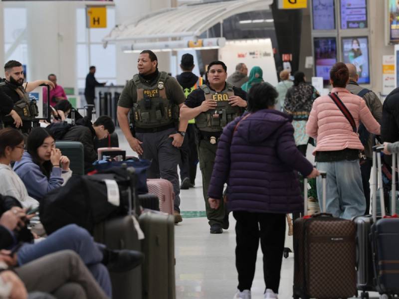 EE-UU- Despliega-ICE-Aeropuerto