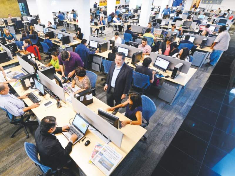 Después de noventa años de publicación ininterrumpida, desde el 2 de mayo de 1936, anunciamos con solemnidad el cierre de la edición impresa de El Diario de Hoy y la del MÁS!, este último con casi 30 años de circulación. Foto EDH/Archivo