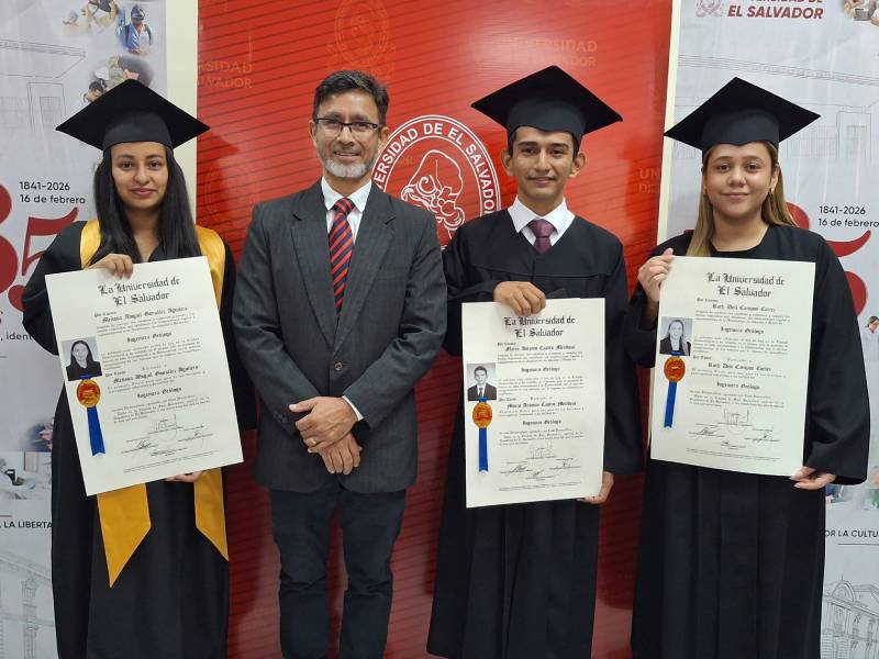 Graduados-Ingenieros-Geólogos-UES-Primeros