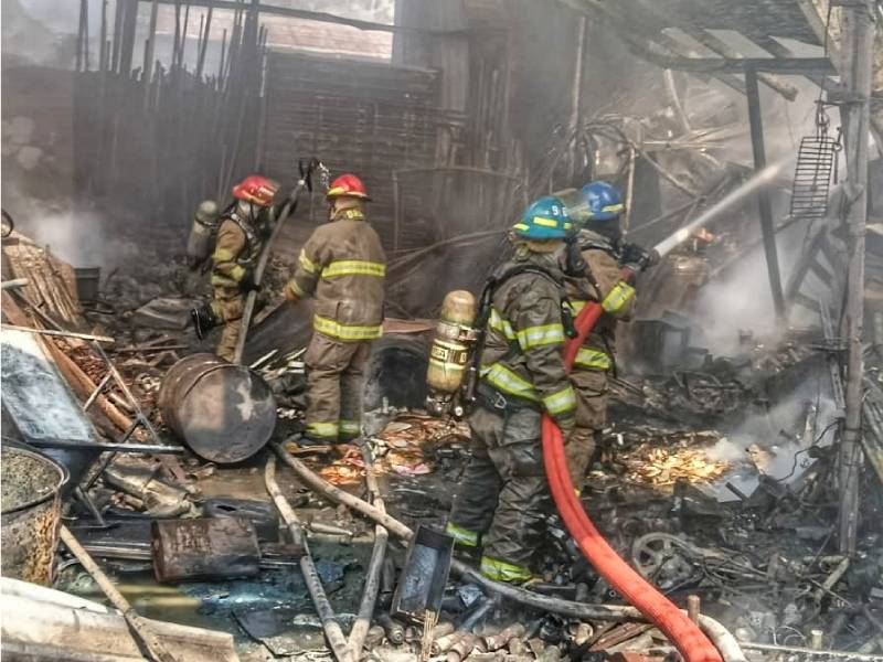 Incendio-Chatarrera-Barrio Lourdes- San Salvador