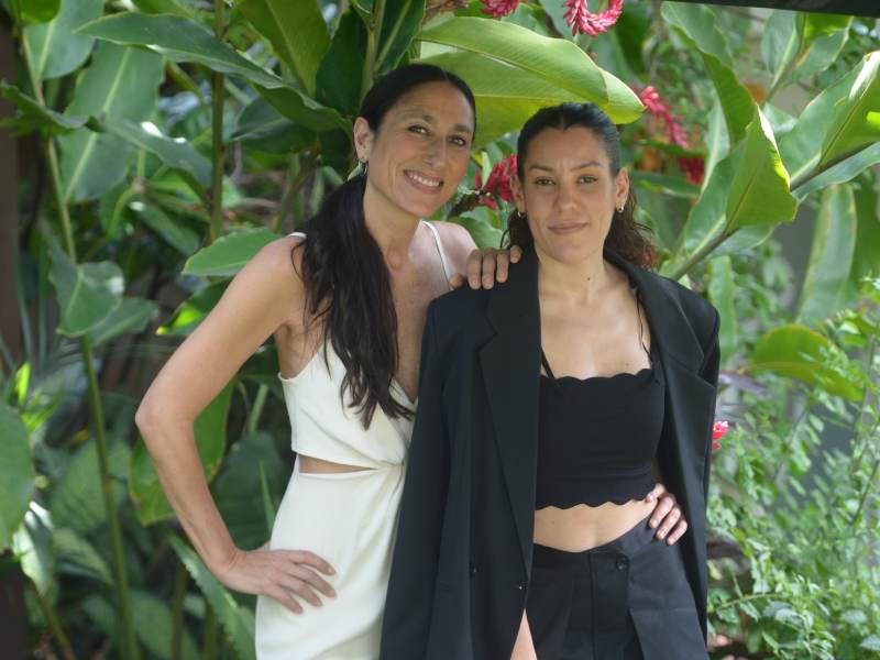 Marta Robles y Alicia Grillo junto a sus guitarras brindarán un espectáculo inédito. Foto EDH / Jorge Reyes