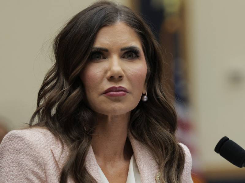 Kristi Noem-Salida- Trump-Secretaria de Seguridad Nacional