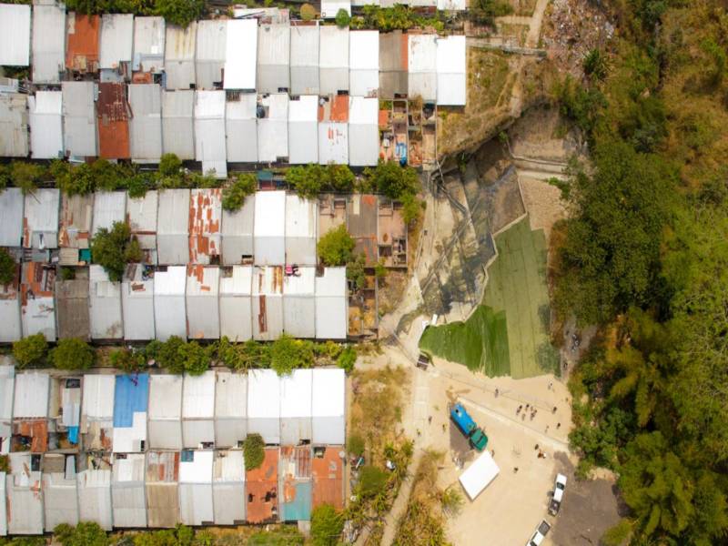 Los trabajos brindan una mayor seguridad a las familias, principalmente aquellas que residen cerca donde se encontraba la cárcava. Foto EDH/Cortesía