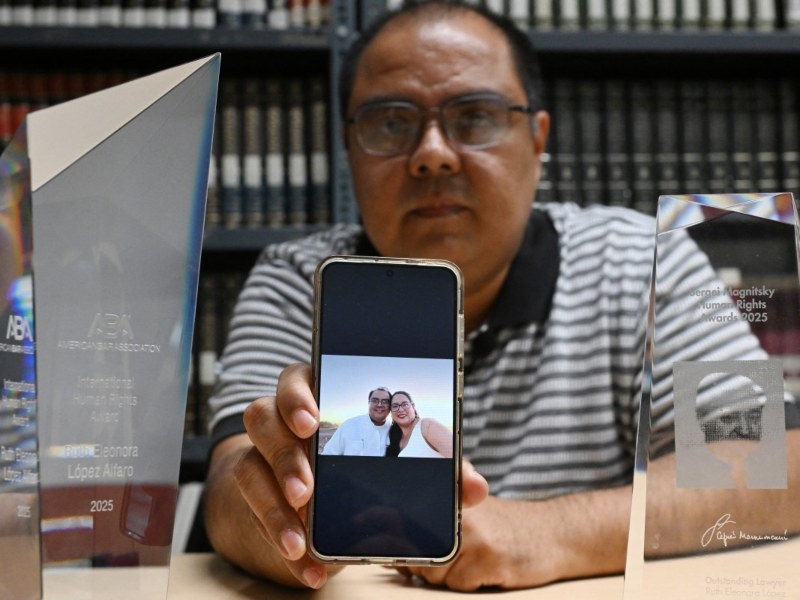 Louis Benavides esposo abogada Ruth López