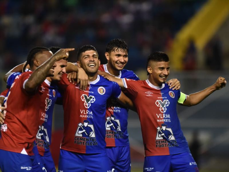 Los tigrillos del FAS ganaron 3 a 2 Platense jugando de visitantes en el estadio Cuscatlán. Foto EDH/Miguel Lemus