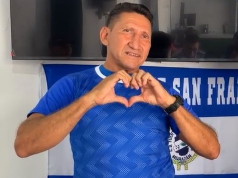 El DT Omar Sevilla, en su presentación como nuevo técnico del Fuerte San Francisco. Foto: Cortesía Fuerte San Francisco