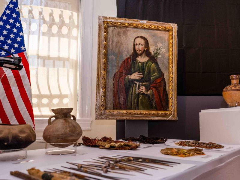 Piezas precolombinas de Perú recuperadas por EEUU