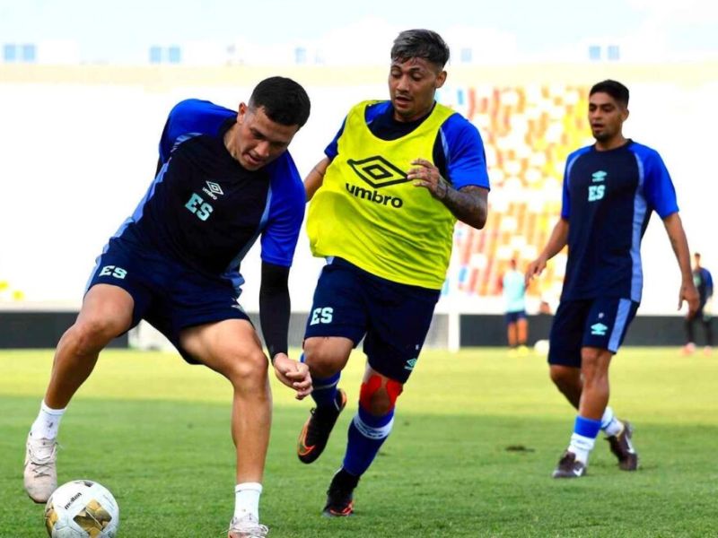 Los jugadores Styven Vásquez (i.) y Diego Flores, en la práctica de la Selecta. Foto: Cortesía Indes