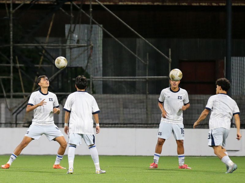 Los jugadores de la Sub 20, en calentamiento previo a un partido. Foto: Cortesía LaSelecta