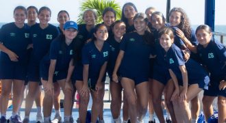 Las Sub 17 salvadoreñas, en su paseo de despedida previo al Premundial. Foto: Cortesía Fesfut/LaSelecta