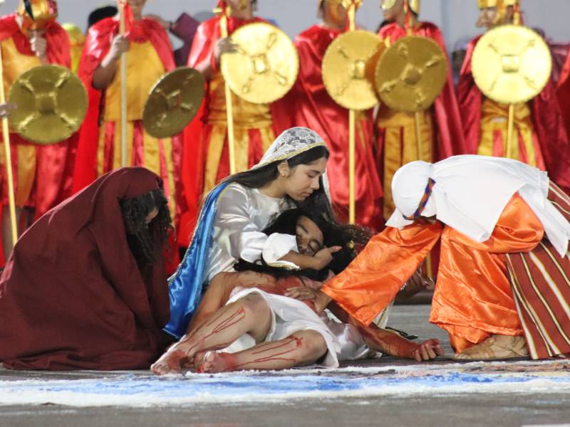 Viacrucis-Viviente-Jóvenes- Pasión- Cristo- Domingo