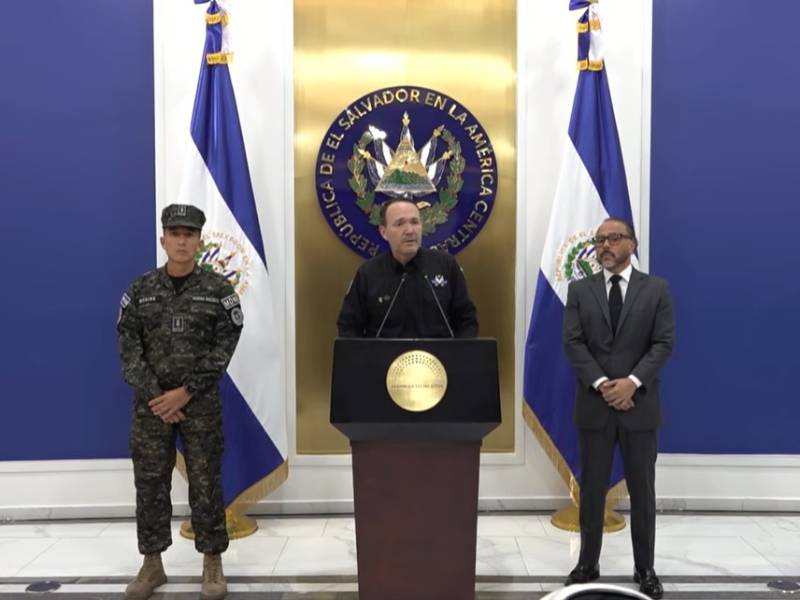 Villa Toro- Ministro- Seguridad y Justicia- Francis Merino Monrroy- Ministro de Defensa- Ernesto Casto- Presidente de la Asamblea Legislativa