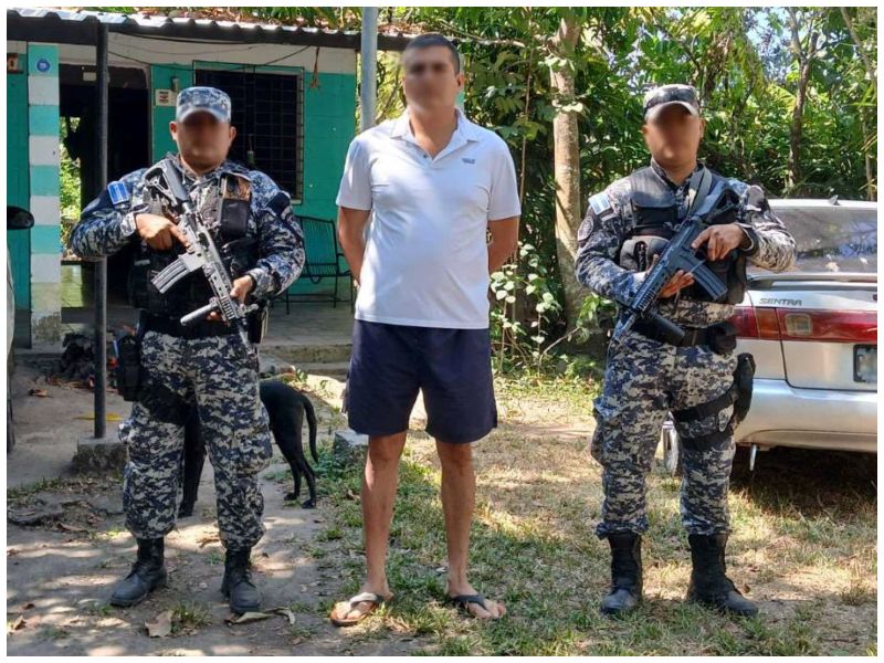 La institución confirmó que el cabo ya fue destituido de su cargo y que enfrentará el respectivo proceso judicial por este hecho.